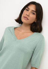 Kaffe KALIZZA V-NECK - T-shirt basic - granite green