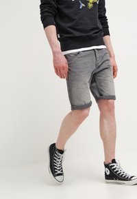 Jack & Jones Shorts di jeans - grey denim