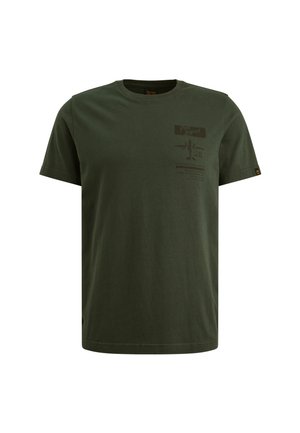 Zelena bombažna majica s krožnim ovratnikom, kratkimi rokavi in sprednjim grafičnim dizajnom, ki vključuje besedilo in ilustracijo letala.