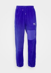 Vald, deep royal blue/white