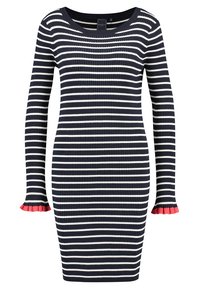 Geripptes Kleid mit Marineblau-weißen Streifen, Rundhalsausschnitt, langen Ärmeln mit roten Rüschendetails und figurbetonter Silhouette.
