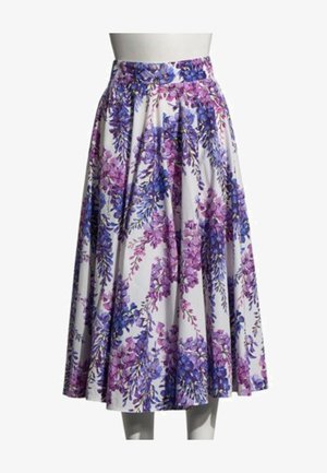 Falda midi blanca con estampado floral de glicinas en tonos morados y azules, diseño plisado, cintura ajustada, expuesta en un maniquí.