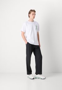 Les Deux TOURNAMENT - Marškinėliai su spaudiniu - white/vintage green