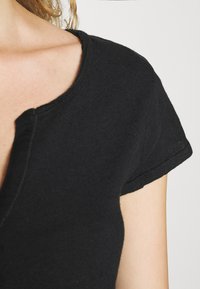 Mos Mosh TEE - Paprasti marškinėliai - black