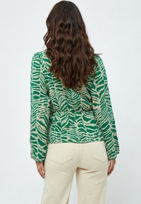 Desires DEALBERTE LONG SLEEVE WRAP BLOUSE. - Bluza - simply green