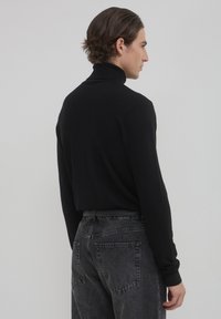 Thumbnail Image 2