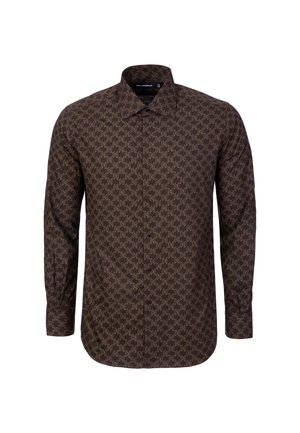 Camisa de manga larga color marrón oscuro con patrón geométrico en marrón claro y cuello clásico, mostrada sobre un fondo blanco liso.