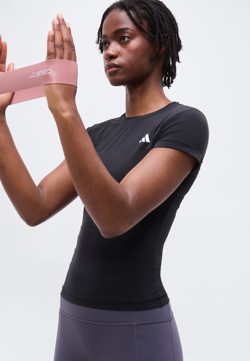 adidas TEE - Sports T-shirt - black — foto 4