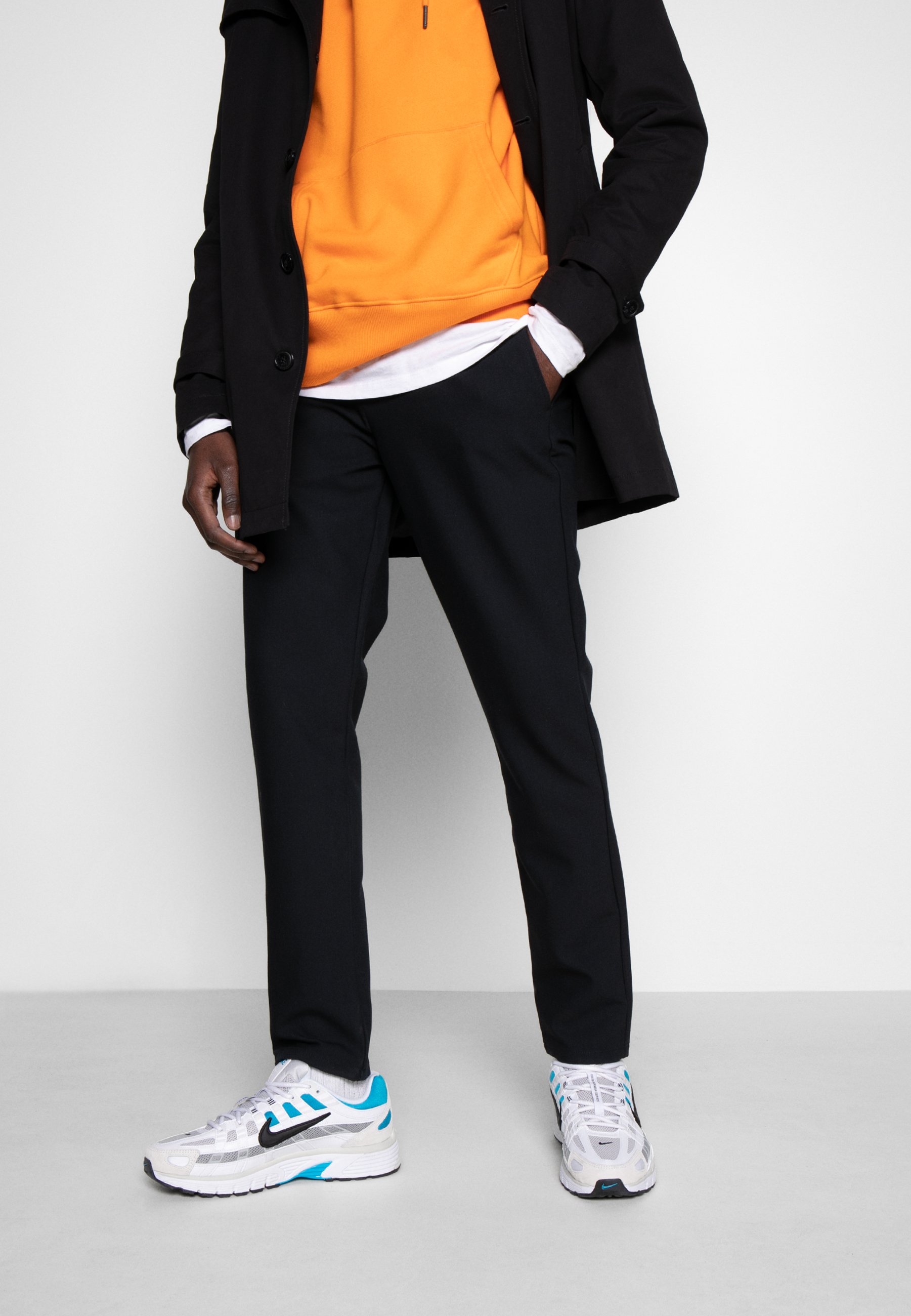 Nike Sportswear P-6000 - Sneakers laag - white/black/laser blue/light smoke  grey/vast grey/photon dust/wit - Zalando.nl