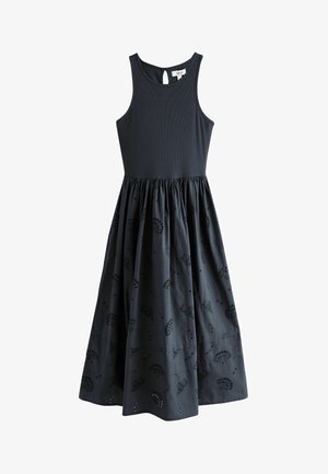 Ärmelloses schwarzes Kleid mit tailliertem Oberteil und gerafftem Rock, mit dezenten Cut-out-Mustern und einem runden Ausschnitt.