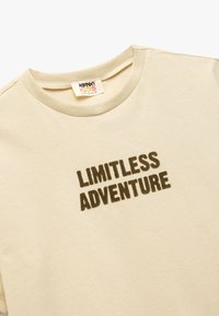 Koton - T-shirt z nadrukiem
