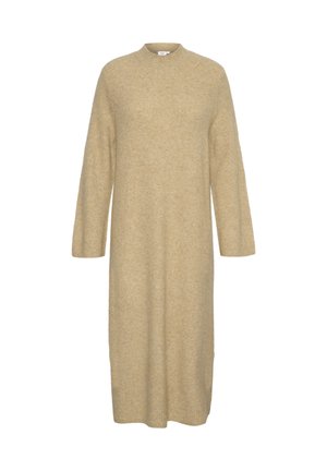 Pikk, ribaga kudum dress heledas beežis, kõrge kaelusega ja pikkade varrukatega, külgedel lõhikud allservas, et tagada liikumisvabadus.