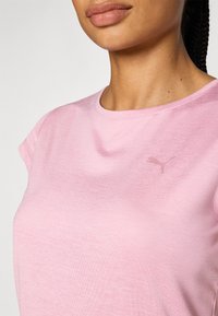Puma TEE - Sport T-Shirt - poised pink heather