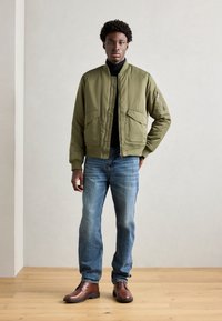 ECCO LONDON CHUKKA koniakowy