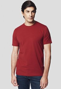 Niewybrane, burgundy