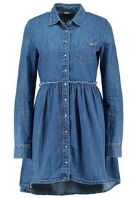 Sininen farkku-mekko, jossa on kauluksellinen pääntie, nappikiinnitys, joustava vyötärö, pitkät hihat ja yksi rintatasku.