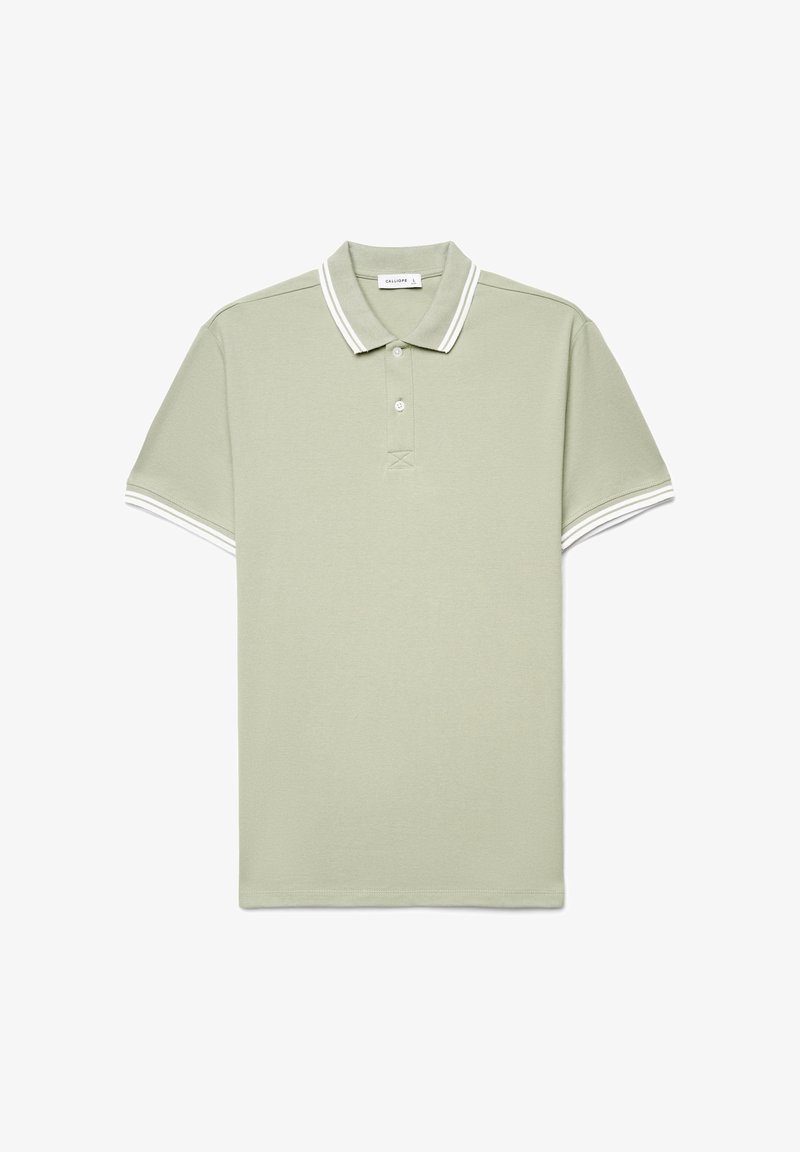 Polo à manches courtes vert clair avec double rayures blanches sur le col et les manches, patte à deux boutons, et coupe standard.