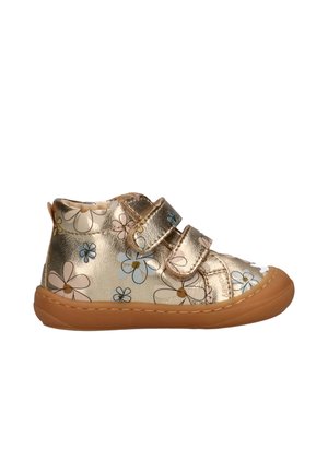 Metalen gouden hoog sneaker voor kinderen met blauw en beige bloemmotief en twee klittenbandsluitingen, met een bruine rubberen zool.