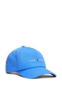 Bazin kapa u svijetloplavoj tkanini s vezanim logotipom "TOMMY HILFIGER". Ima zakrivenu vizir i ventilacijske otvore sa strane.