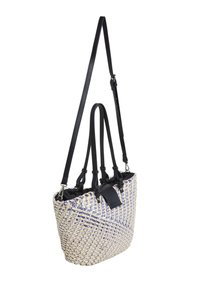 Borsa a tracolla intrecciata con un motivo crema e blu, dotata di manici in pelle nera e foderata in tessuto. Design durevole e strutturato per versatilità.