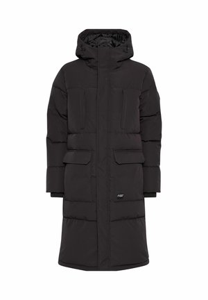 Cappotto imbottito nero con cappuccio, caratterizzato da un design lungo, due tasche frontali e polsini elasticizzati. Texture liscia e dettagli di cucitura minimi.