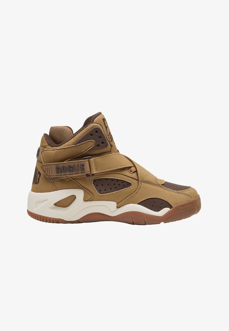 High-top sneaker i brun og tan med perforerede paneler, justerbar rem med mærket "ROGUE" og tyk hvid sål med brun sål.