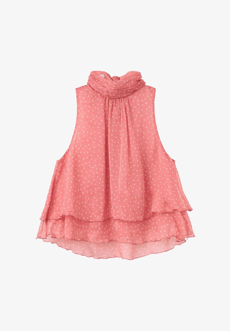 Blouse sans manches en chiffon rose à pois blancs, col montant froncé et ourlet à volants superposés.