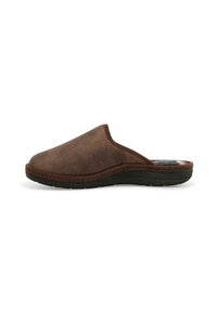 Zoccoli marroni con slip-on, dotati di tomaia in pelle testurizzata, soletta imbottita e suola in gomma nera con dettagli di cucitura a vista.