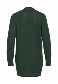 Neulottu villatakki tummanvihreänä, teksturoidulla kuviolla, pyöreällä kauluksella, pitkillä hihoilla ja resorireunuksella, suunniteltu kerrospukeutumiseen ja mukavuuteen.