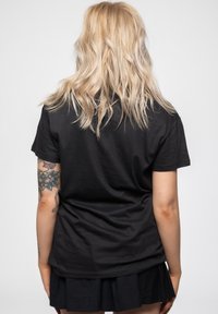 Paradiso Clothing BRING ME THE HORIZON WHY - Print T-shirt - black