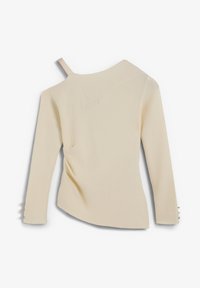 Top de manga larga color crema con tejido acanalado, escote asimétrico y una sola tira en el hombro. Presenta detalles de botones en la manga.