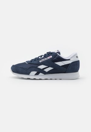 CLASSIC NYLON - Trainers - vector navy/footwear white