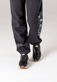 Ed Hardy BASE RUNNER  - Baskets basses - black