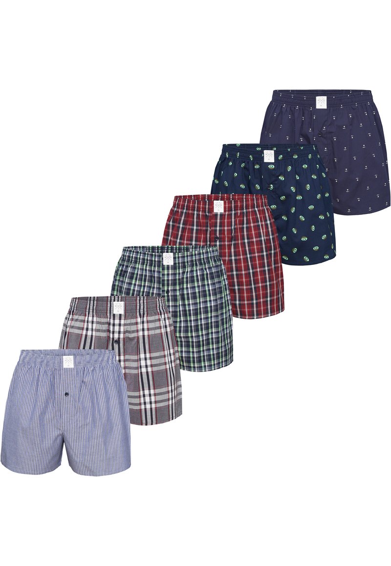 Lot de boxers de différentes couleurs et motifs, y compris des rayures et des carreaux, avec des ceintures élastiques et des boutons.