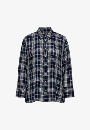 Košulja na kockice u mornarsko plavoj i bijeloj boji sa malim crvenim cvjetnim vezenjima raspoređenim po tkanini, dugih rukava i kragnom.