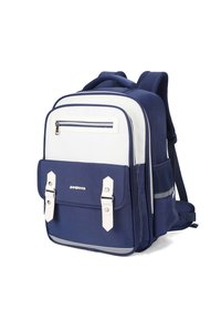 Zaino blu navy con dettagli bianchi, due tasche superiori con zip, pattina frontale con chiusure a fibbia, tasca laterale in rete, spallacci imbottiti.