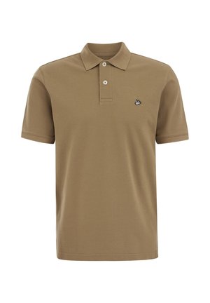 Braunes kurzärmeliges Poloshirt mit zwei Knöpfen und einem kleinen weißen Vogel-Logo auf der linken Brust.