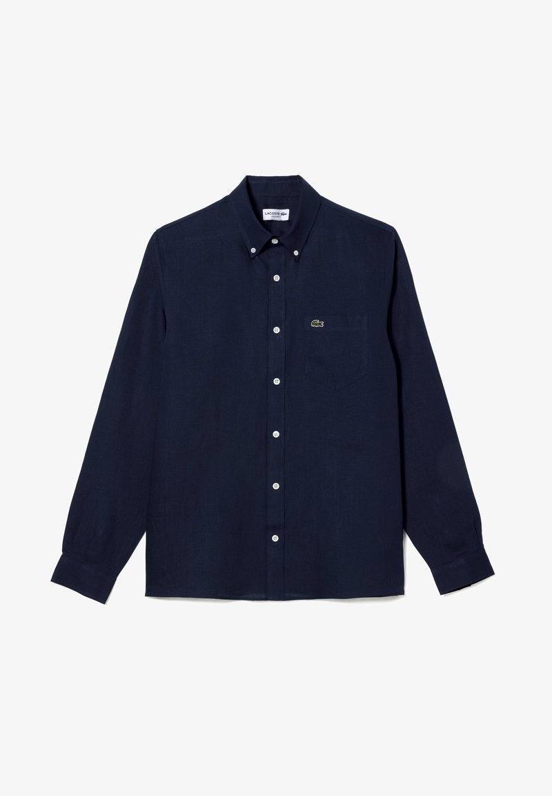 Marineblauwe lange mouwen button-up shirt van lichtgewicht stof, met een klein groen logo op de borstzak en witte knopen.