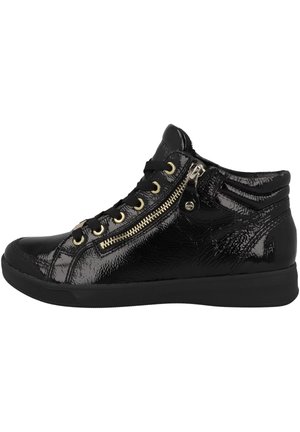 Baskets montantes noires en cuir verni brillant, œillets dorés, fermeture éclair latérale et col rembourré texturé.