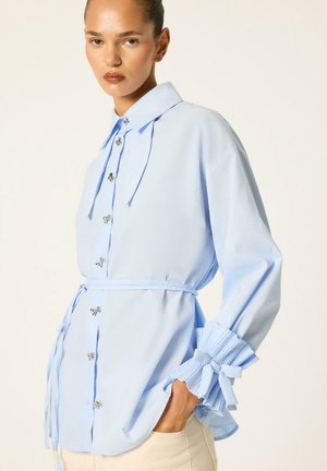 Touché Privé, SHIRT WITH CUSTOM-MADE CUFFS - Πουκαμίσα με κουμπιά - blue