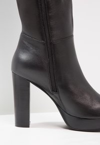 Steven New York Botas de tacón - black