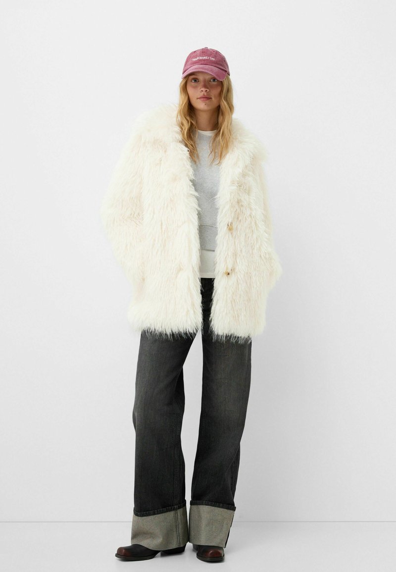 Bershka Wintermantel wit