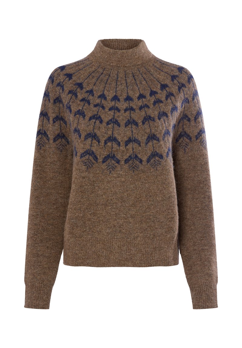 Brązowy sweter z dzianiny z wysokim kołnierzem, zdobiony wzorem niebieskich strzałek na klatce piersiowej. Miękka tekstura, luźny krój i długie rękawy.