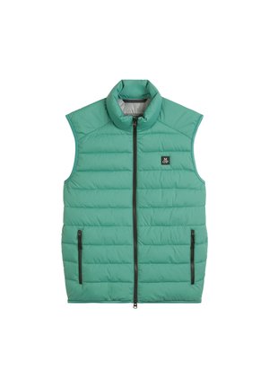 Gilet matelassé vert avec col montant, fermeture éclair à l'avant et deux poches latérales. Design matelassé avec une finition lisse et des accents en matériel noir.