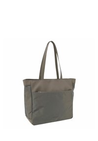 Grå tote taske lavet af tekstureret stof, med to lange håndtag og en frontlomme med lynlås. Enkel, rektangulær design.