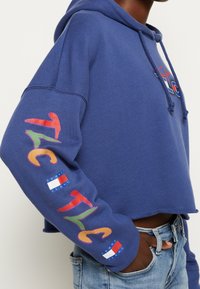 Tommy Jeans Felpa con cappuccio - dark blue
