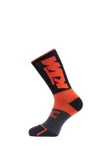 Chaussette noire et orange avec une texture côtelée, présentant un impression graphique audacieuse et des sections de couleur contrastante, conçue pour le confort et la durabilité.