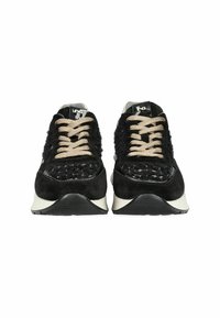 Zwarte sneakers met een gestructureerde bovenkant, van suède materiaal, Beige veters en een witte zool. Heeft een glanzende accent op de hiel.