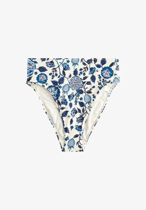 Costum de baie floral, cu un fundal alb decorat cu flori și frunze albastre. Făcut dintr-un material neted, are un design cu tăietură înaltă și o căptușeală contrastantă.