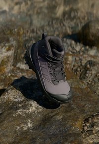 Valitud, nine iron/excalibur/phantom